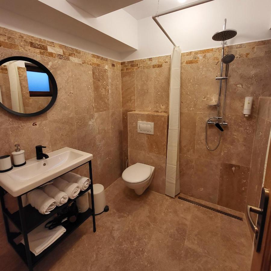Old Town Apartament Apartment Targoviste Ngoại thất bức ảnh