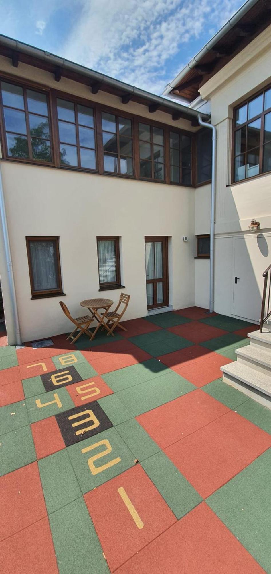 Old Town Apartament Apartment Targoviste Ngoại thất bức ảnh