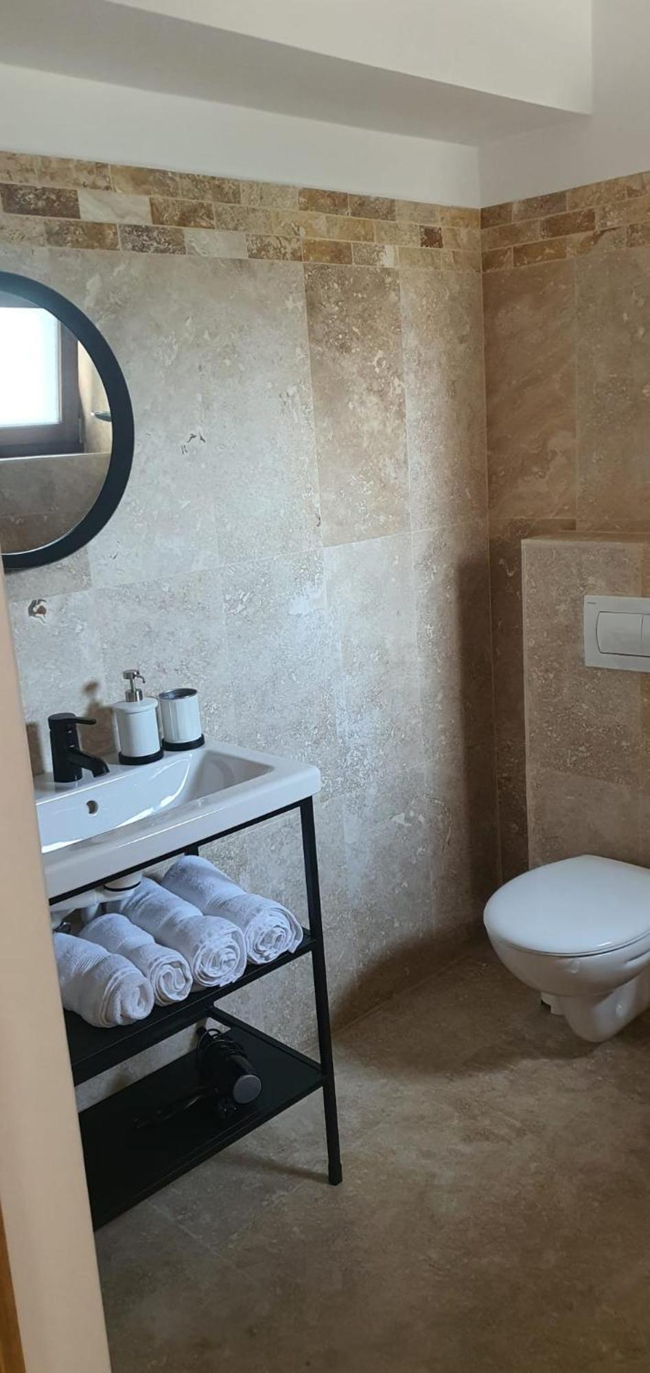Old Town Apartament Apartment Targoviste Phòng bức ảnh