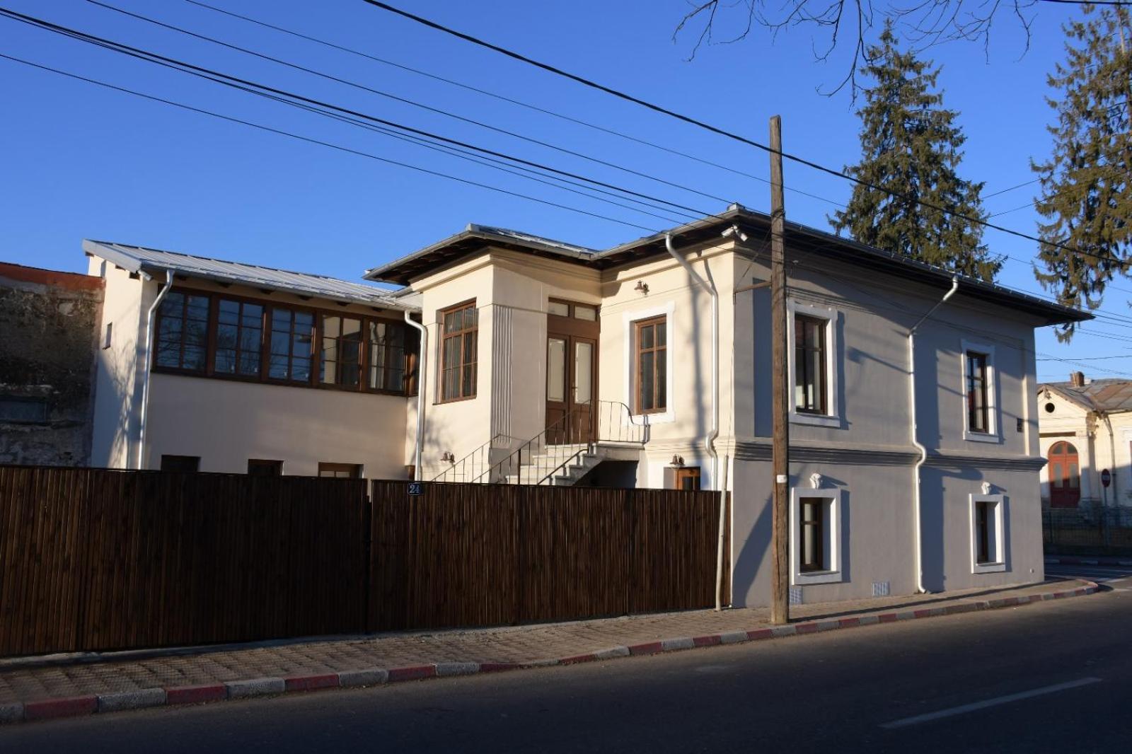 Old Town Apartament Apartment Targoviste Ngoại thất bức ảnh