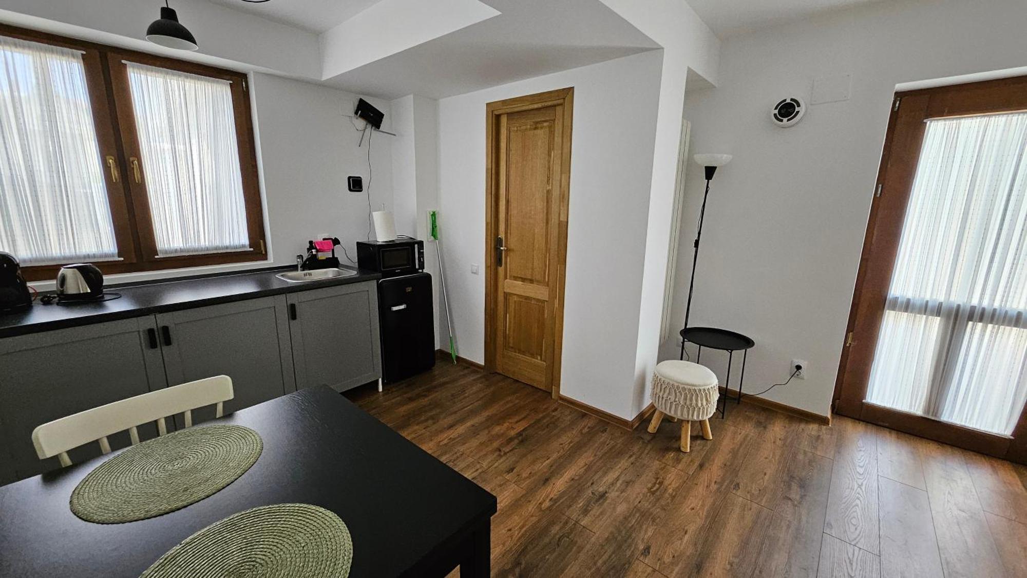 Old Town Apartament Apartment Targoviste Ngoại thất bức ảnh